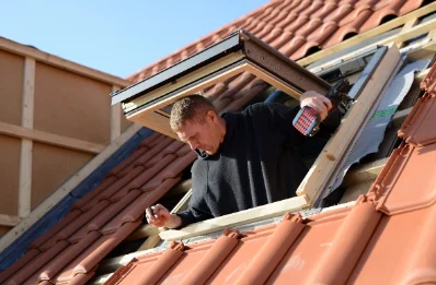 Pose de fenêtres de toit Velux à Rousseloy
